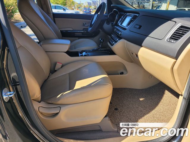 Kia Carnival 9-seater Prestige 2016 — фото 21