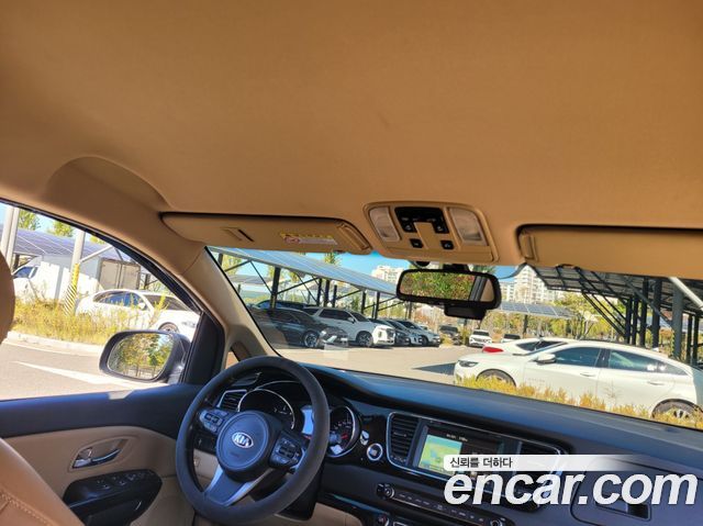 Kia Carnival 9-seater Prestige 2016 — фото 24