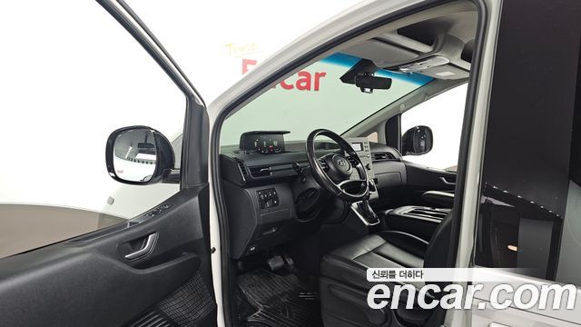Hyundai Staria Tourer 9-Seater Modern 2023 — фото 10