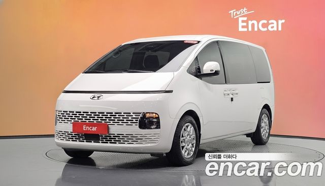Hyundai Staria Tourer 9-Seater Modern