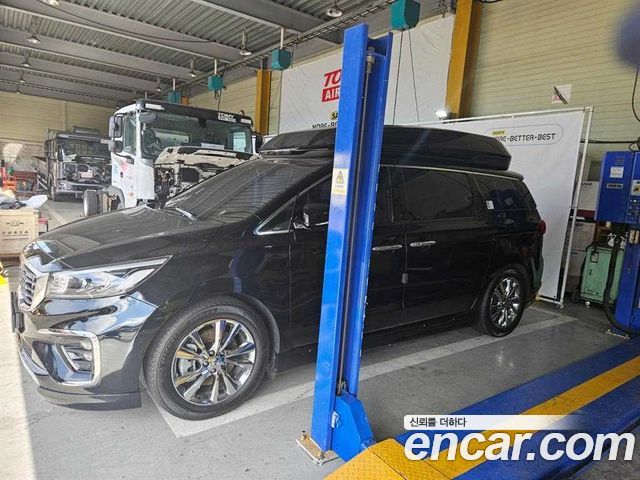 Kia Carnival Gasoline 9-Seater Hi-Limousine Noblesse Special 2020 — фото 2