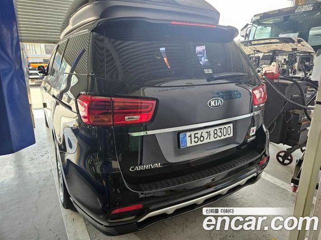 Kia Carnival Gasoline 9-Seater Hi-Limousine Noblesse Special 2020 — фото 4