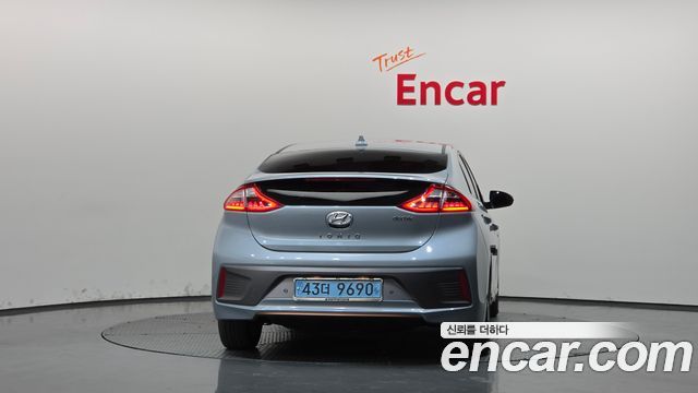 Hyundai Ioniq Electric Q 2018 — фото 4