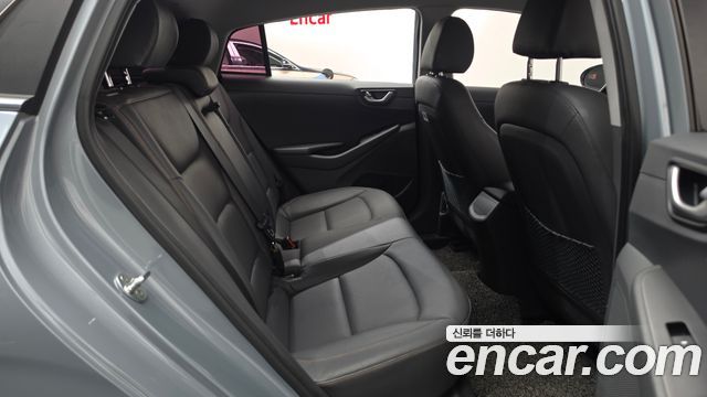 Hyundai Ioniq Electric Q 2018 — фото 11