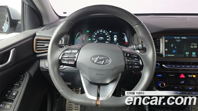 Hyundai Ioniq Electric Q 2018 — фото 13
