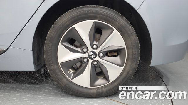 Hyundai Ioniq Electric Q 2018 — фото 21