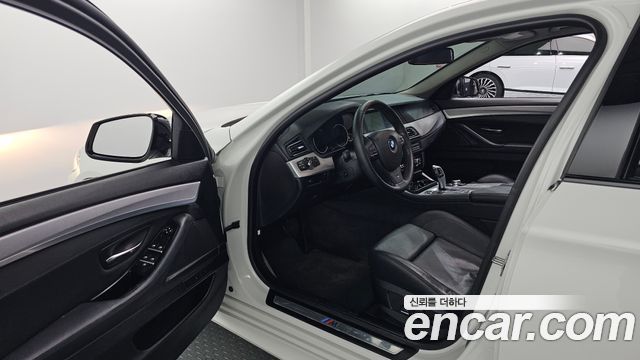 BMW 5 Series (F10) 520d M Sport 2013 — фото 10