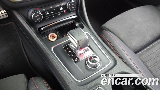 Mercedes-Benz CLA-Class (C117) CLA45 AMG 4MATIC 2018 — фото 9
