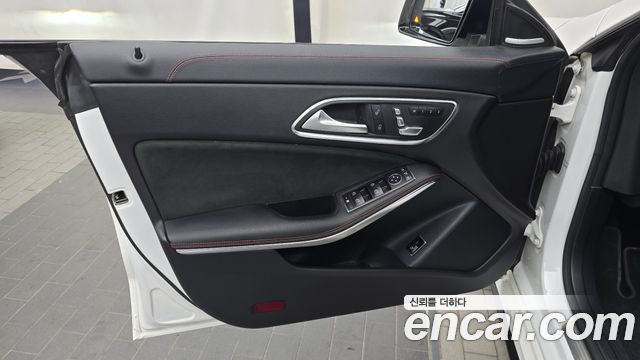 Mercedes-Benz CLA-Class (C117) CLA45 AMG 4MATIC 2018 — фото 24