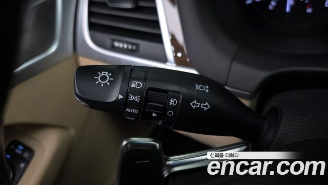 Genesis G80 3.3 GDI AWD Premium Luxury 2018 — фото 29