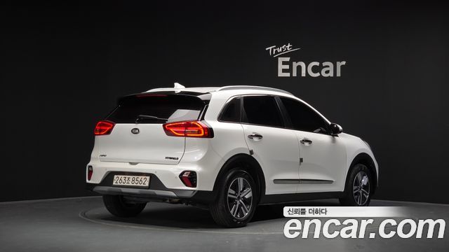 Kia Niro 1.6 HEV Prestige 2021 — фото 2