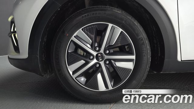 Kia Niro 1.6 HEV Prestige 2021 — фото 5