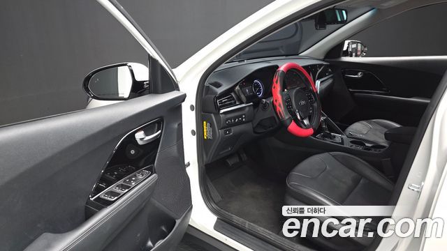 Kia Niro 1.6 HEV Prestige 2021 — фото 10