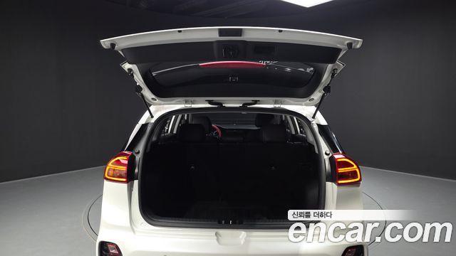 Kia Niro 1.6 HEV Prestige 2021 — фото 20