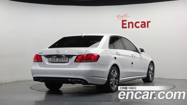 Mercedes-Benz E-Class (W212) E220 Bluetec Avantgarde 2016 — фото 2