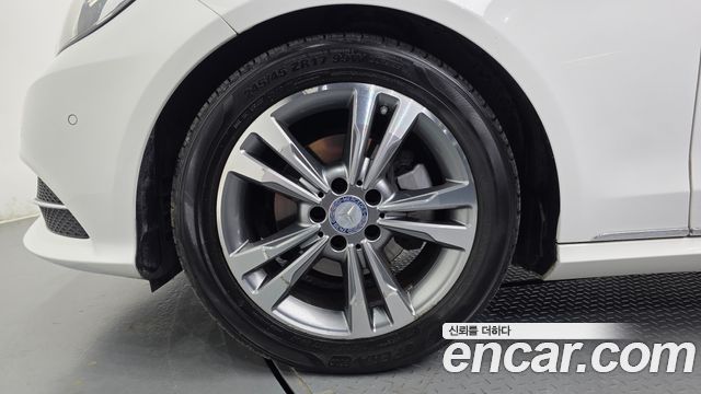 Mercedes-Benz E-Class (W212) E220 Bluetec Avantgarde 2016 — фото 5