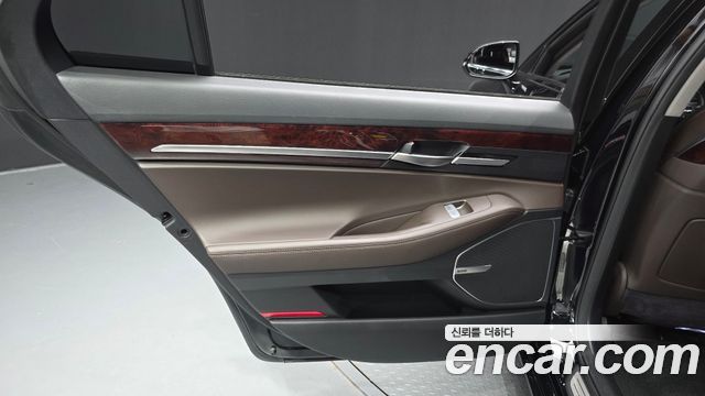 Genesis EQ900 3.8 GDI AWD Premium Luxury 2017 — фото 31