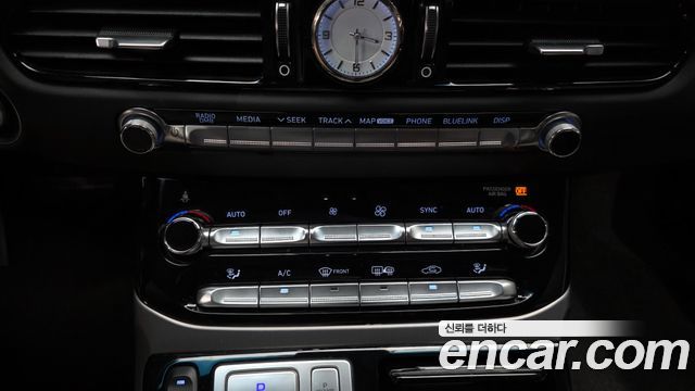 Genesis EQ900 3.8 GDI AWD Premium Luxury 2017 — фото 36