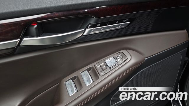 Genesis EQ900 3.8 GDI AWD Premium Luxury 2017 — фото 38