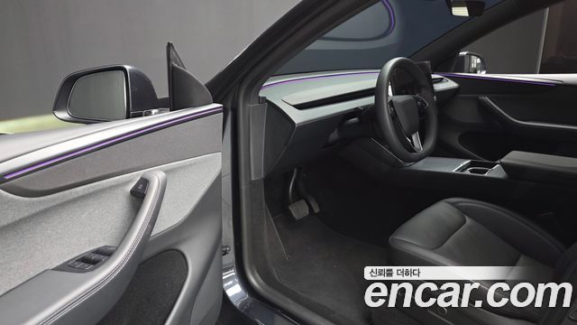 Tesla Model Y Premium RWD 2026 — фото 10