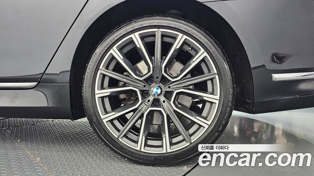 BMW 7 Series (G11) 740Li xDrive M Sport Package 2020 — фото 21