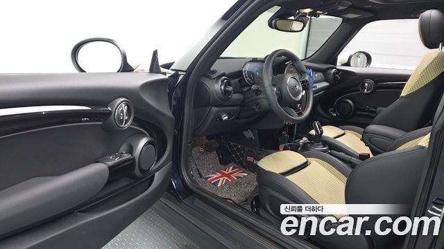 MINI Cooper 3Door Resolute Edition 3rd Gen 2023 — фото 10