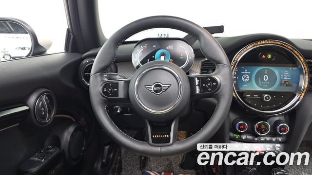 MINI Cooper 3Door Resolute Edition 3rd Gen 2023 — фото 12