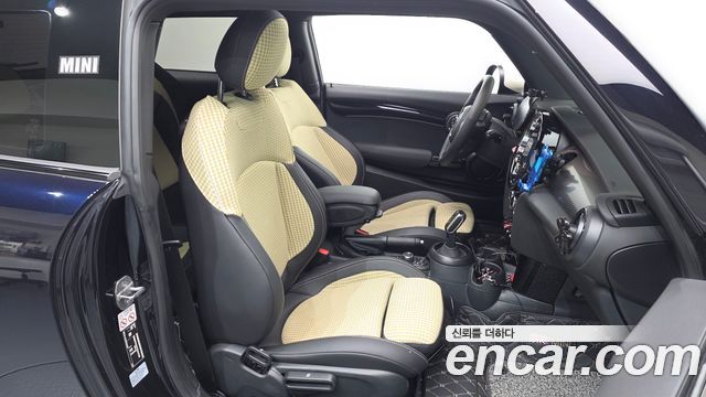 MINI Cooper 3Door Resolute Edition 3rd Gen 2023 — фото 26
