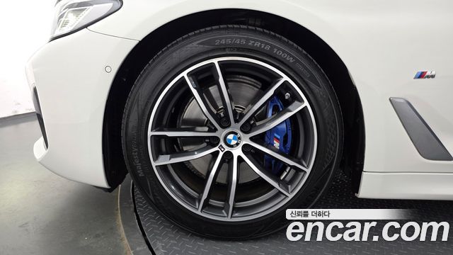 BMW 5 Series (G30) 520i M Sport 2023 — фото 5