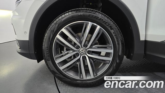 Volkswagen Tiguan Allspace 2.0 TDI Prestige 2020 — фото 5