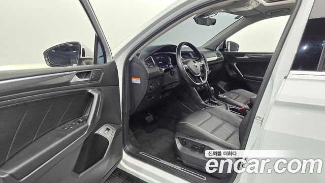 Volkswagen Tiguan Allspace 2.0 TDI Prestige 2020 — фото 10