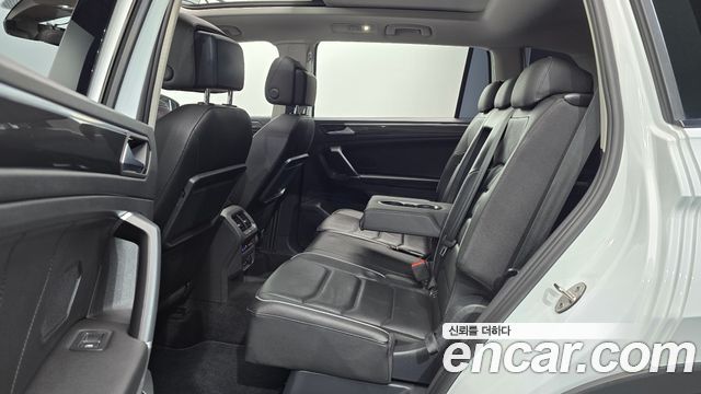 Volkswagen Tiguan Allspace 2.0 TDI Prestige 2020 — фото 12