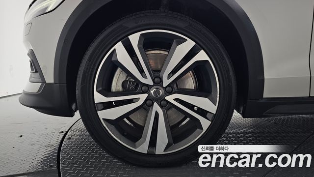 Volvo V60 Cross Country (II) T5 Pro AWD 2020 — фото 5
