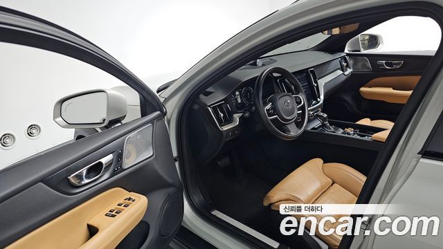 Volvo V60 Cross Country (II) T5 Pro AWD 2020 — фото 10