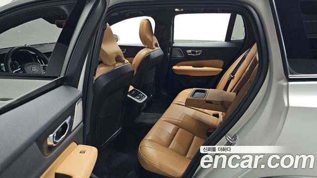 Volvo V60 Cross Country (II) T5 Pro AWD 2020 — фото 12