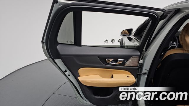 Volvo V60 Cross Country (II) T5 Pro AWD 2020 — фото 25