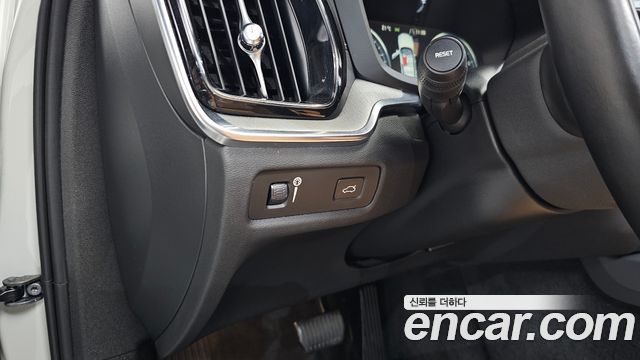 Volvo V60 Cross Country (II) T5 Pro AWD 2020 — фото 40