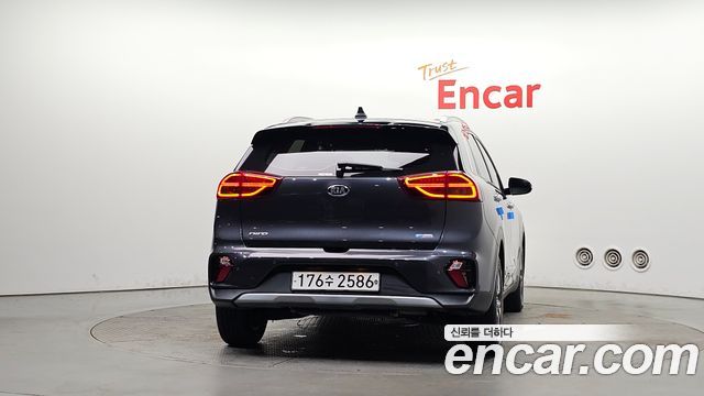 Kia Niro 1.6 HEV Noblesse Special 2020 — фото 4