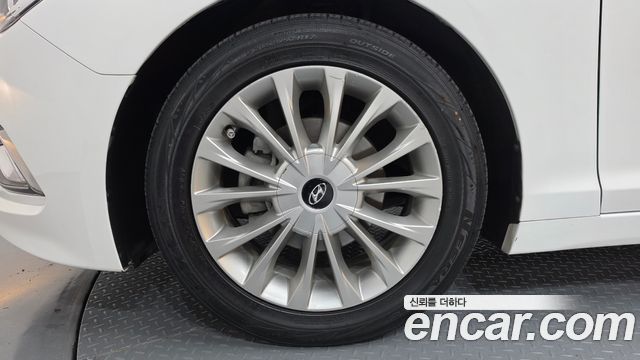 Hyundai Sonata (LF) 2.0 Smart 2015 — фото 5