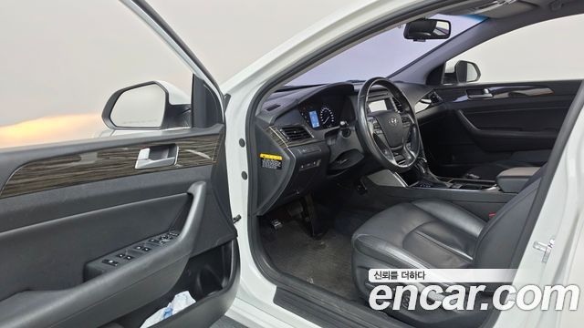 Hyundai Sonata (LF) 2.0 Smart 2015 — фото 10