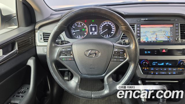 Hyundai Sonata (LF) 2.0 Smart 2015 — фото 14