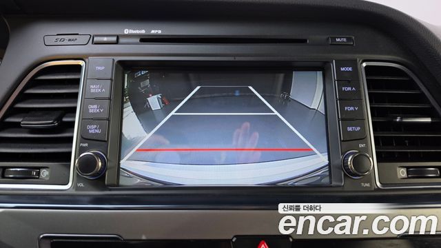 Hyundai Sonata (LF) 2.0 Smart 2015 — фото 15