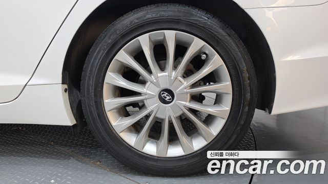 Hyundai Sonata (LF) 2.0 Smart 2015 — фото 21
