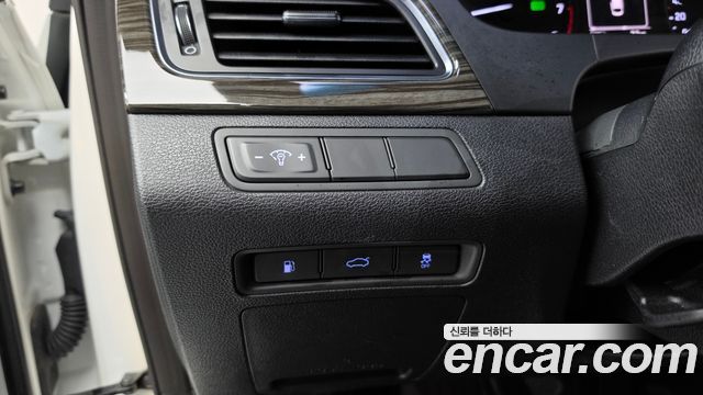 Hyundai Sonata (LF) 2.0 Smart 2015 — фото 29