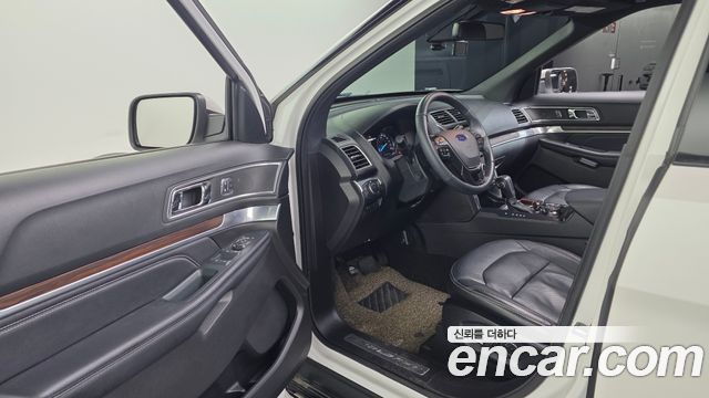 Ford Explorer 3.5 Limited 4WD 5th 2018 — фото 10