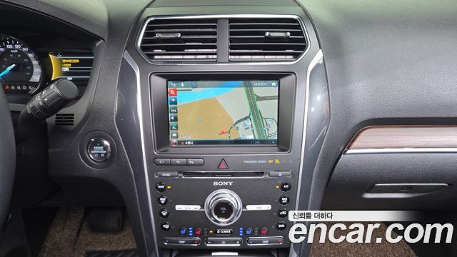 Ford Explorer 3.5 Limited 4WD 5th 2018 — фото 17