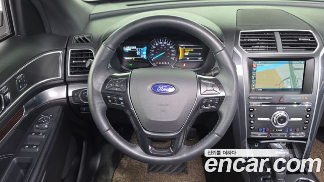 Ford Explorer 3.5 Limited 4WD 5th 2018 — фото 18