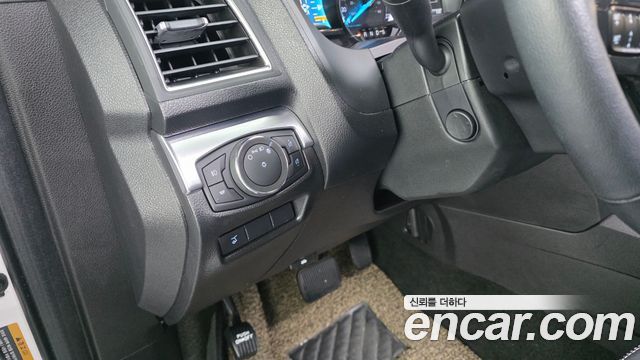 Ford Explorer 3.5 Limited 4WD 5th 2018 — фото 23