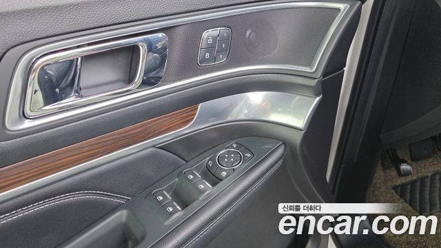 Ford Explorer 3.5 Limited 4WD 5th 2018 — фото 24