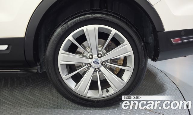 Ford Explorer 3.5 Limited 4WD 5th 2018 — фото 27